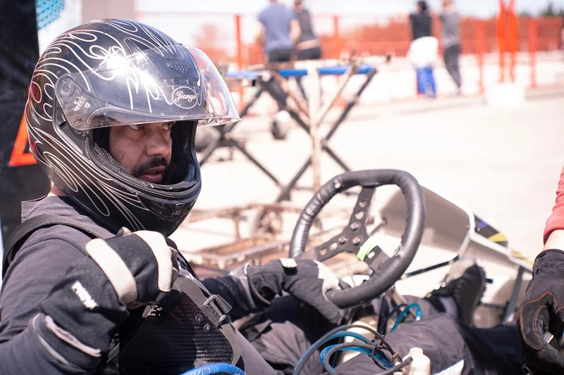 Protection corporelle et accessoires de karting : les détails qui comptent