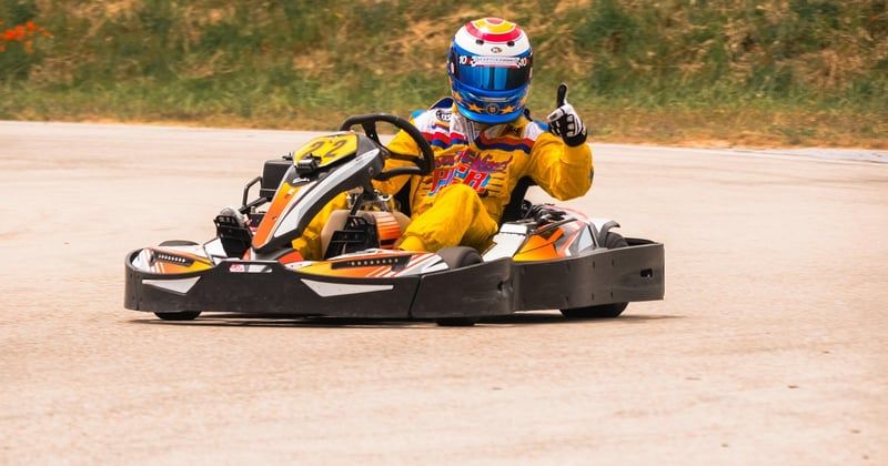 Choisir son casque de karting : le guide complet pour 2025